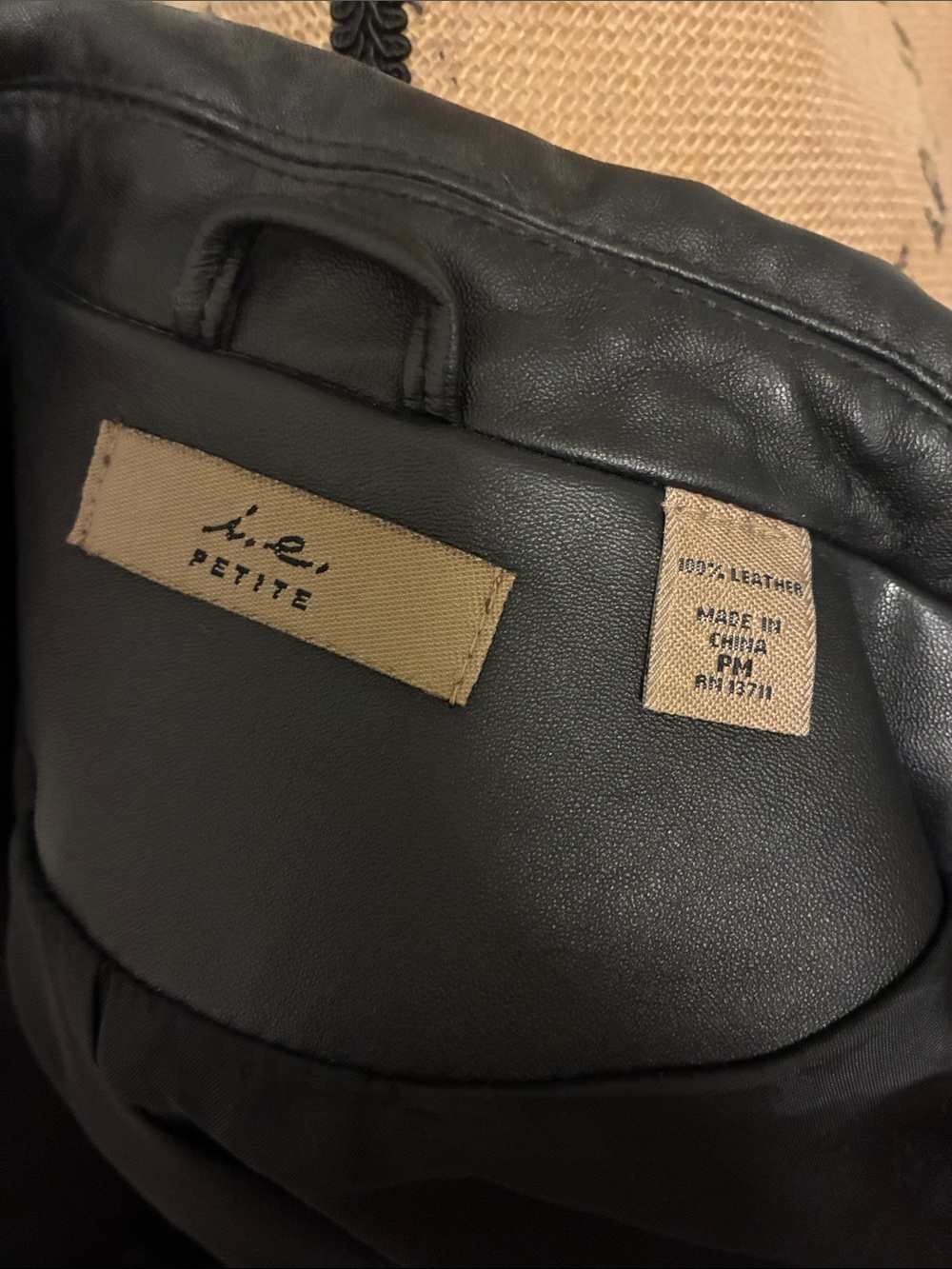 i.e. Leather Jacket - Picture 4 of 4